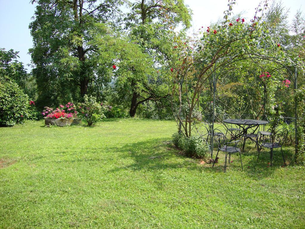 Cascina Nel Bosco Bed & Breakfast Moncucco Torinese Exterior photo